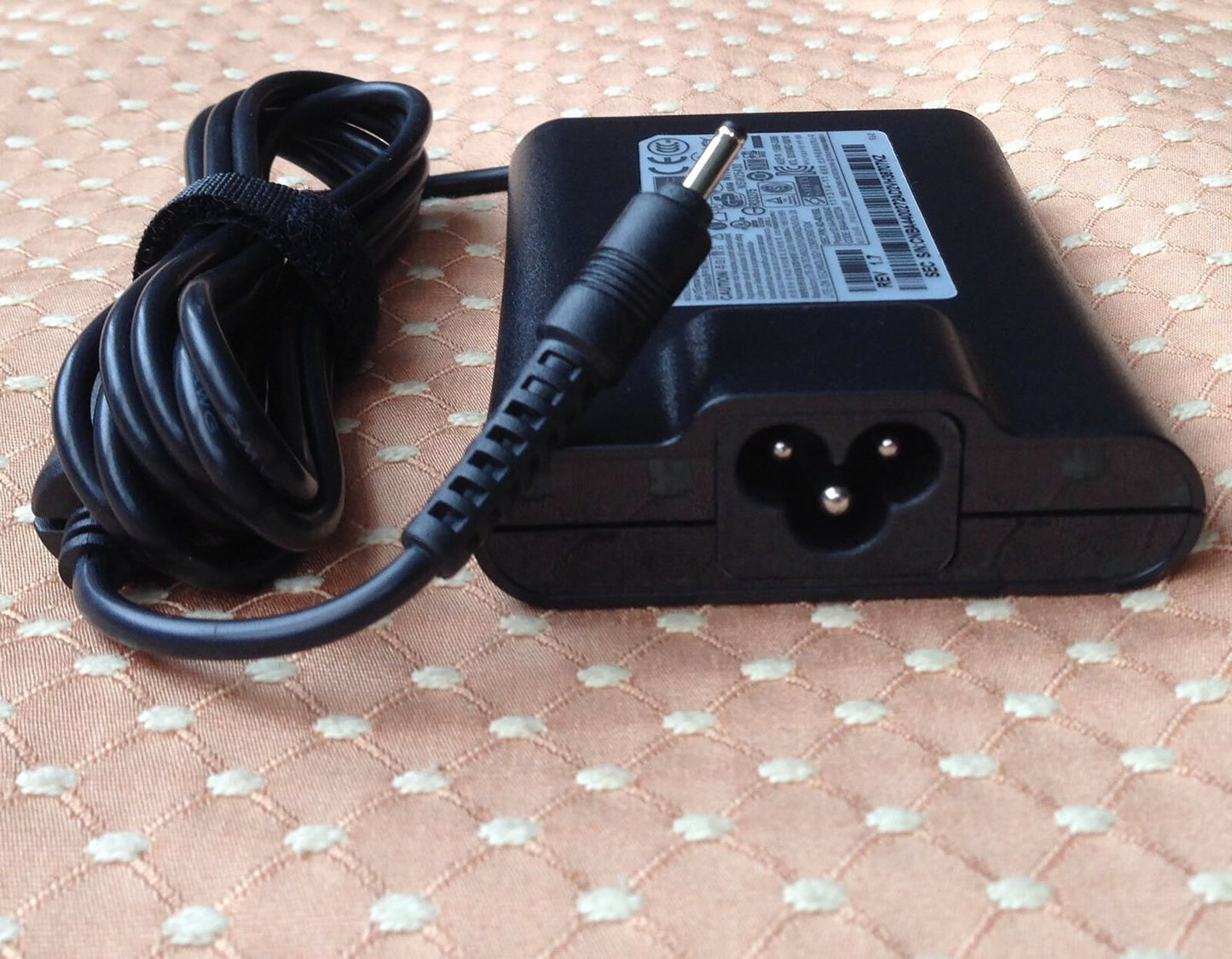 New Original OEM Samsung 40W 19V AC Adapter for Samsung NP900X3A-B0BUS Ultrabook