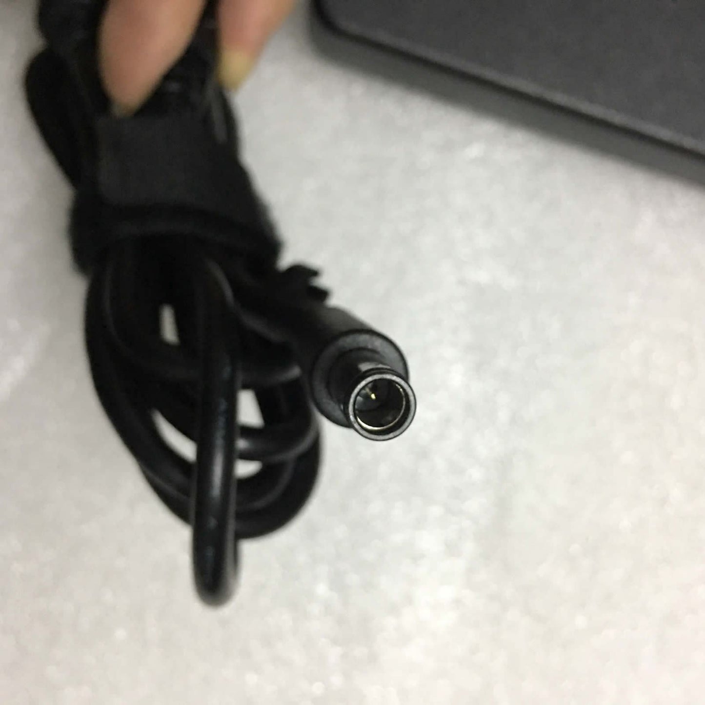 New Original OEM HP EliteBook 8760W 8770W 693706-001 230W 19.5V 11.8A AC Adapter