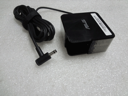 Original OEM 45W AC/DC Adapter for Asus TP300LA-C4023H,TP300LA-C4025H,ADP-45AW A