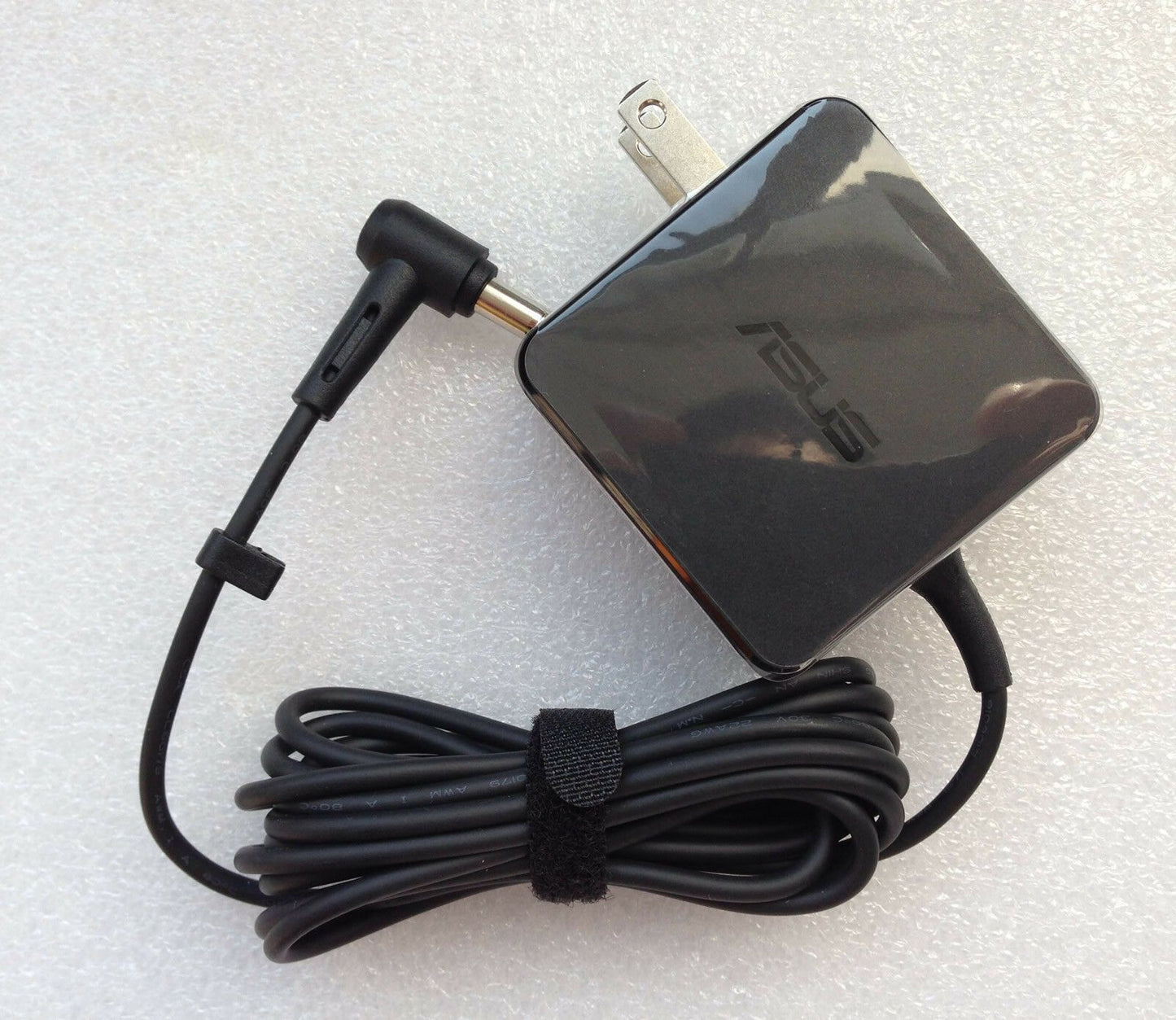 Original OEM 33W AC Adapter for Asus X751SA-TY062T,0A001-00345300,0A001-00345200