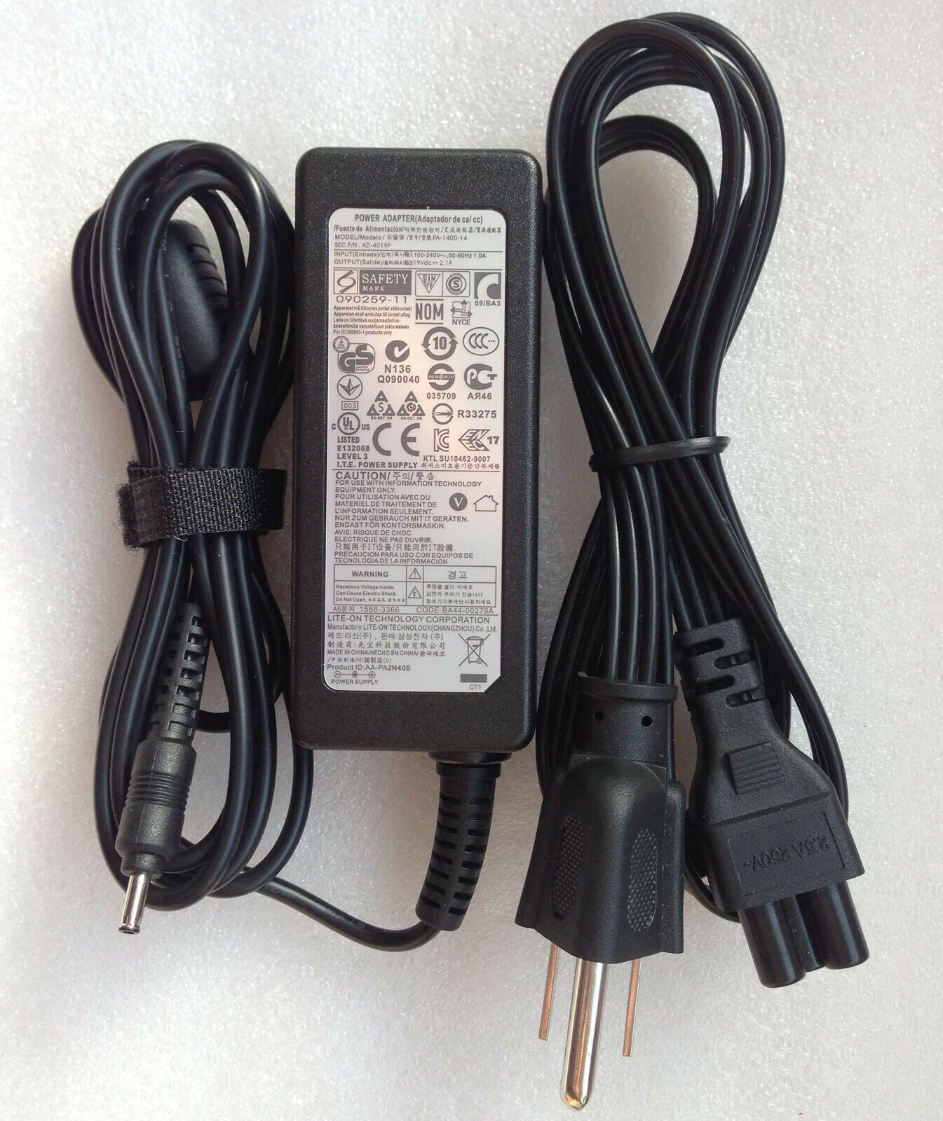 Original OEM 19V 40W AC Adapte for Samsung NP900X4D-A01IT/A01US/A03CA Ultrabook