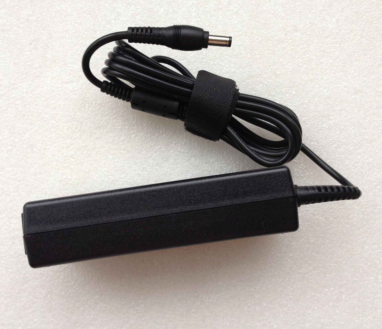 Original Toshiba Satellite PA3715A PA3715E-1AC3 AC Power Adapter 19V 3.95A OEM