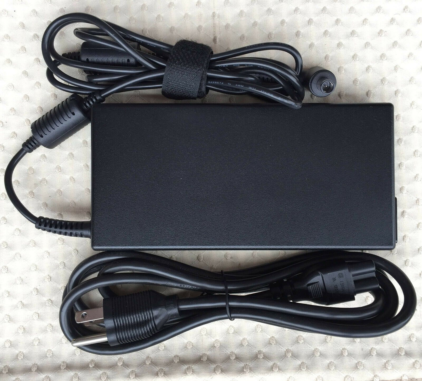 Original Delta AC Adapter for MSI GE73 7RD Raider/GTX105 Ti ADP-150VB B Notebook