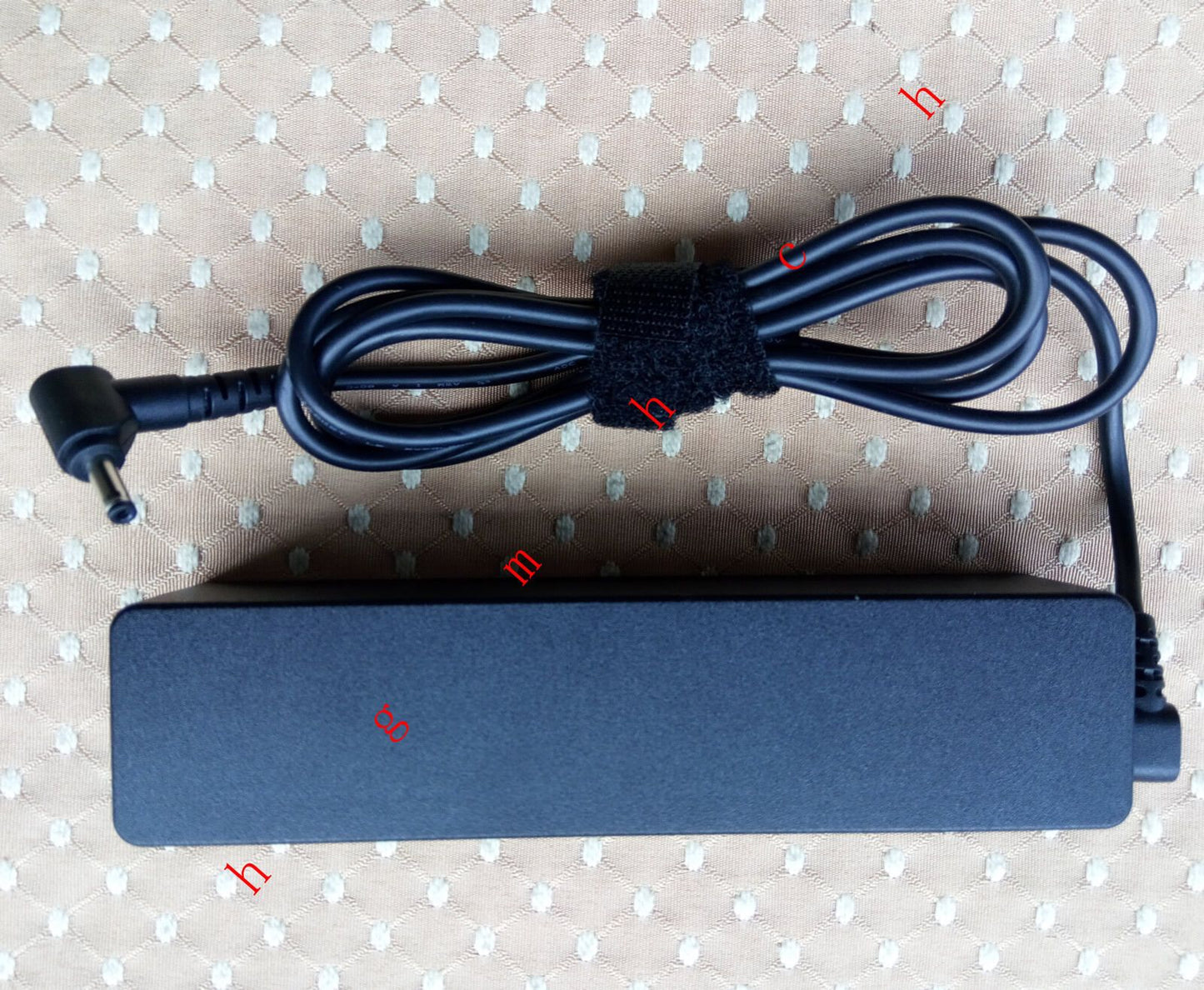 New Original OEM 65W AC Adapte for Fujitsu STYLISTIC Q665,Q6650M64ABDE Tablet PC