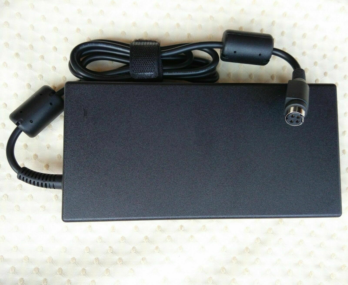 New Original AC/DC Adapter&Cord for Samsung Series 7 Gamer NP700G7C-S01AU Laptop