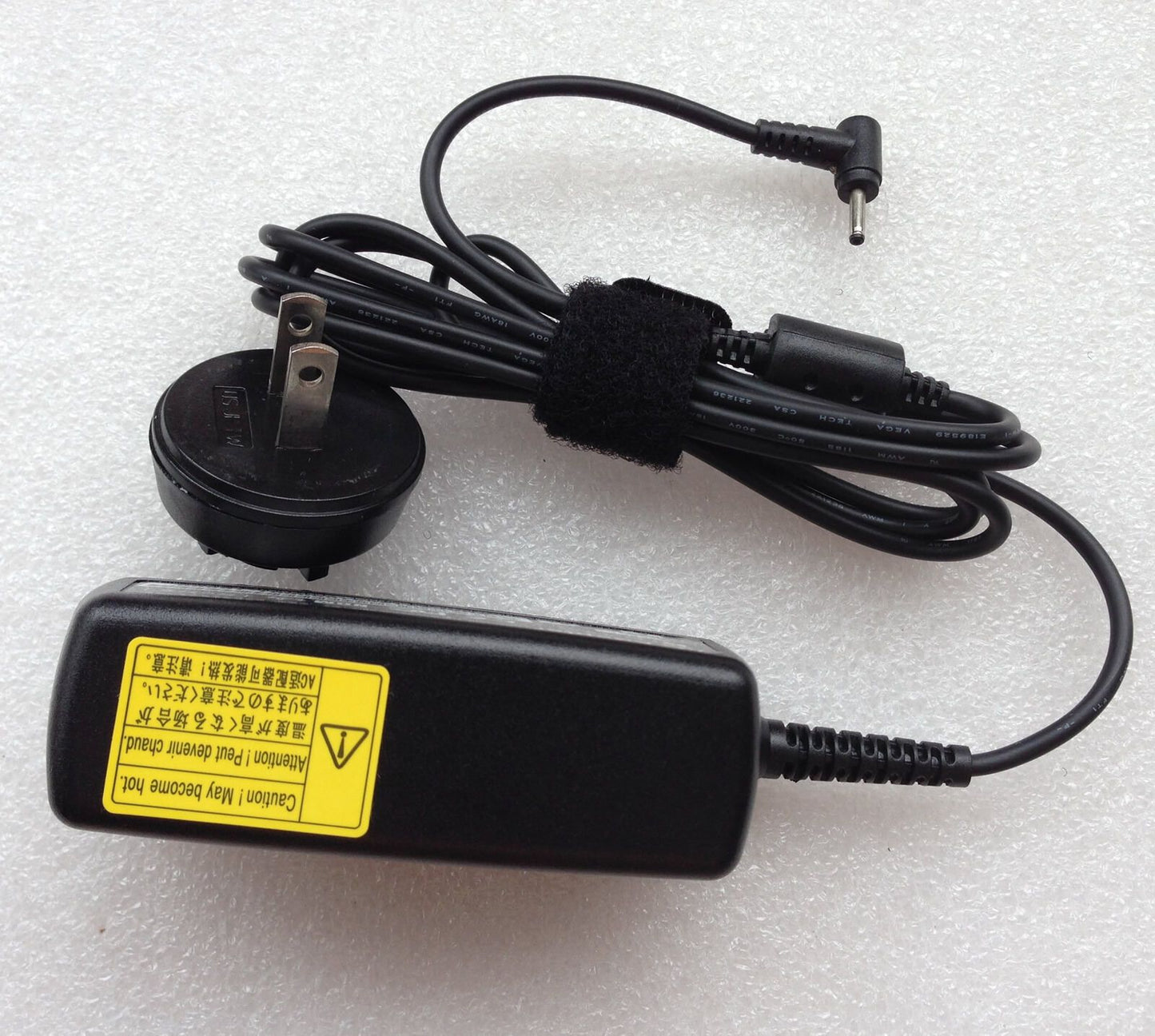 Original Genuine OEM Samsung 40W AC Adapter for ATIV Smart PC Pro XE700T1C-HB1AU