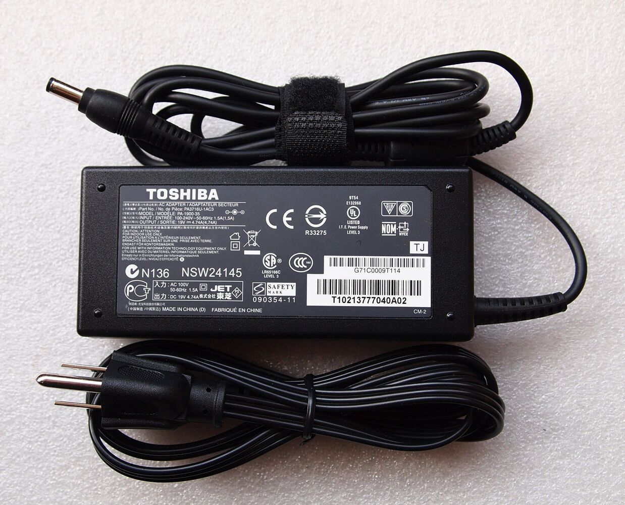 Original OEM Toshiba 90W Laptop Charger Satellite C850,C870D,L875,P840,P845,C855
