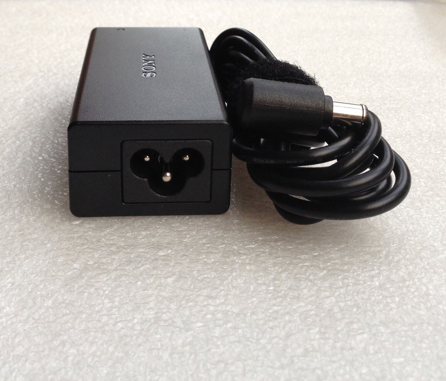 Original OEM Sony 45W 19.5V AC Adapter for Sony VAIO Fit 15A SVF15N1L2ES Flip PC