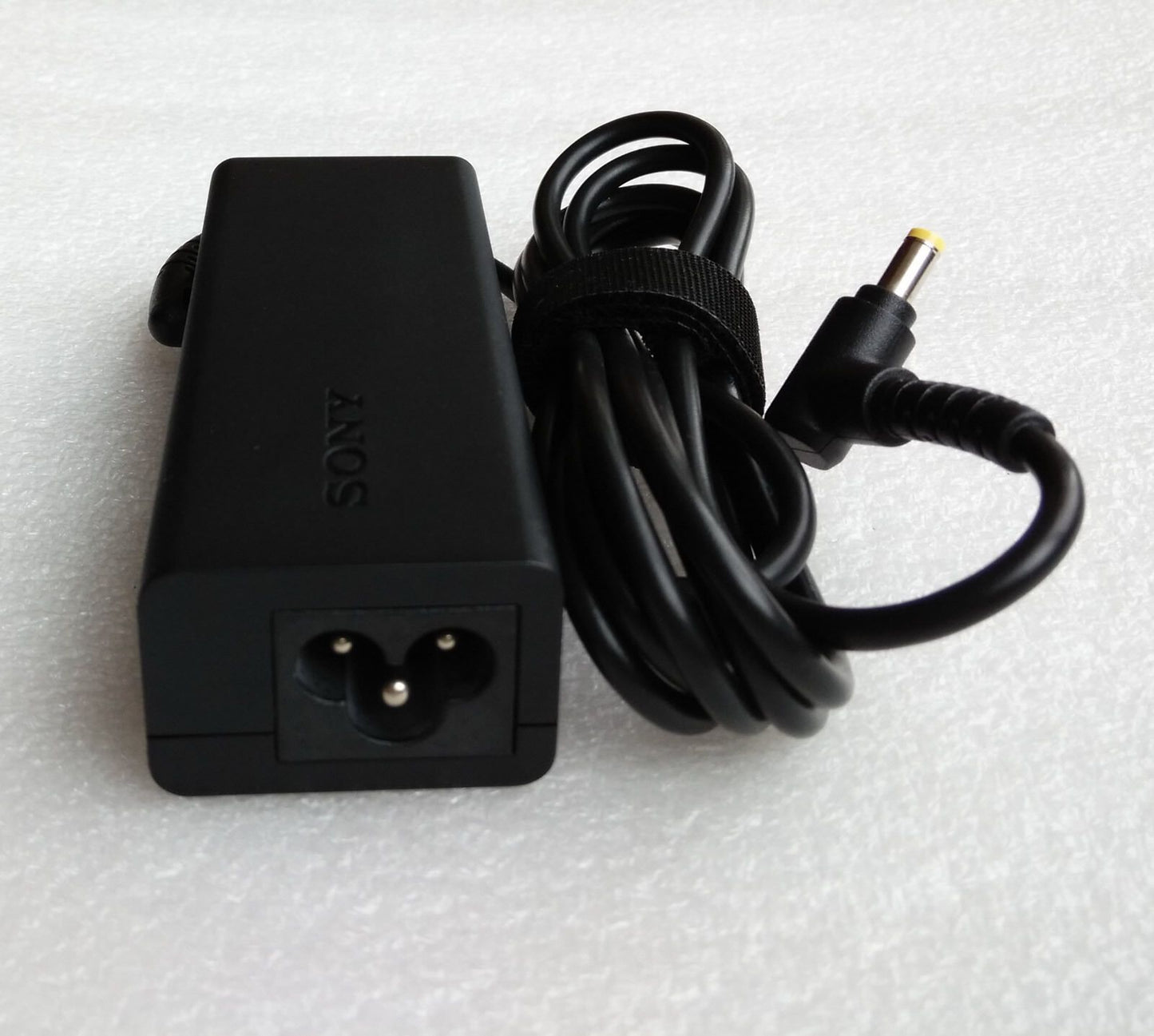 OEM Sony Charger Vaio Duo SVD13213CXW,Pro SVP13213CXS,SVP1121W9EB VGP-AC10V10 PC