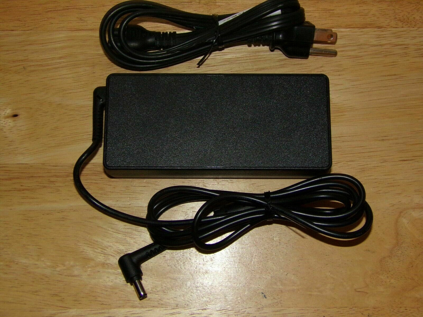 Original MSI GP62M Leopard 7RDX-2284BE,A16-135P1B Chicony 19.5V 6.92A AC Adapter