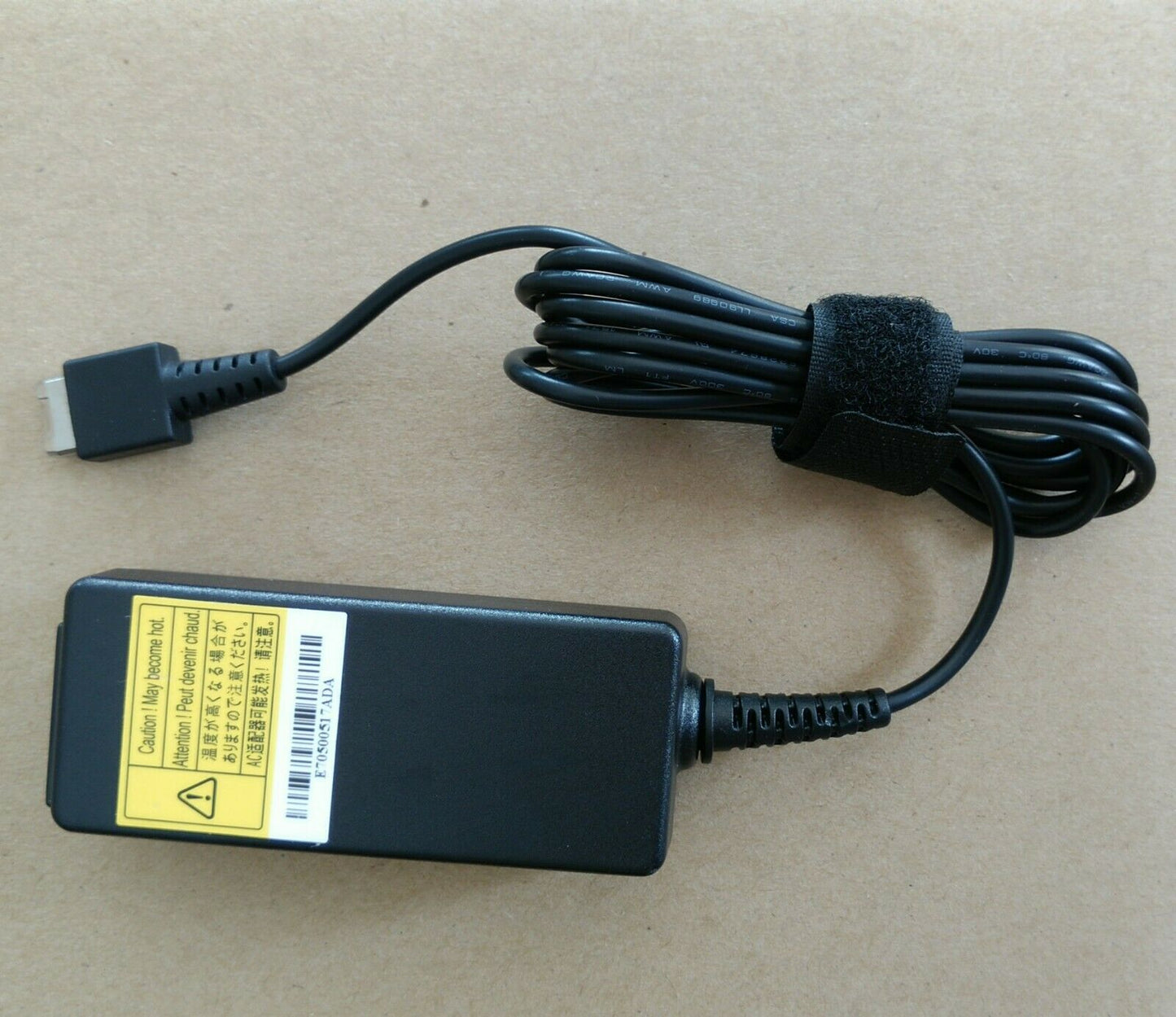 New Original Toshiba Kirabook L93 PA5201U-1ACA 45W 19V 2.37A AC/DC Adapter &Cord