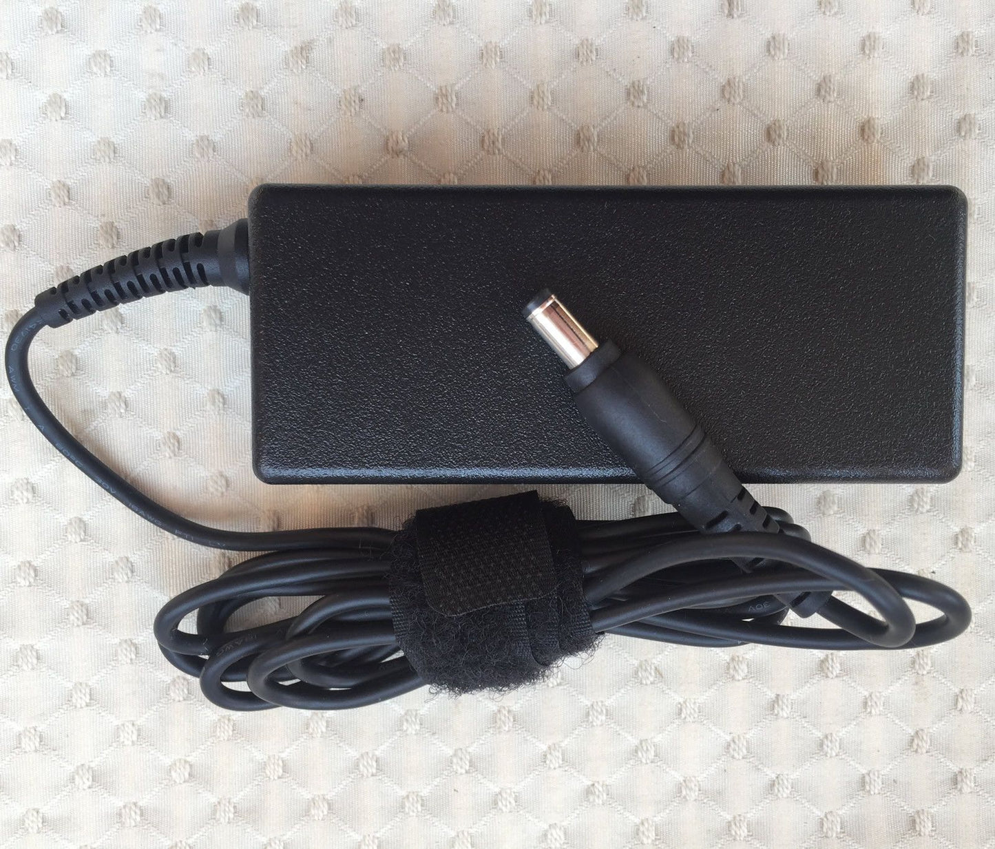 Original HP 65W 18.5V AC/DC Adapter for HP 2310ei 23-inch,619556-001 LCD Monitor