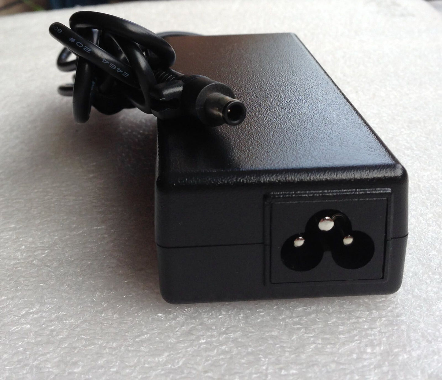 Original OEM Samsung R478 R480 R580 AC Power Adapter Supply Cord/Charger 90W