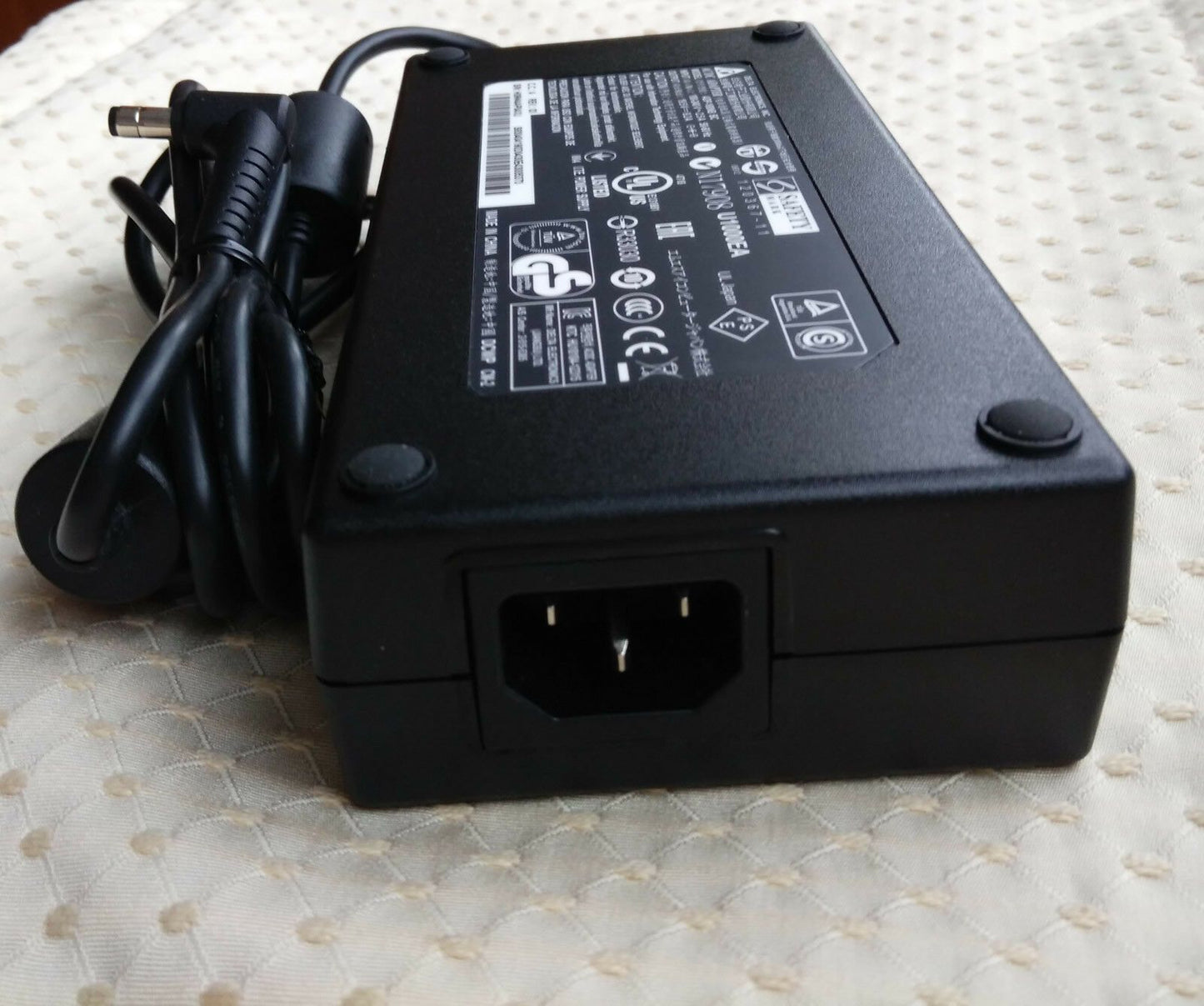 Original OEM Delta 180W AC Adapter for Medion Erazer X7857/MD 60824,ADP-180NB BC