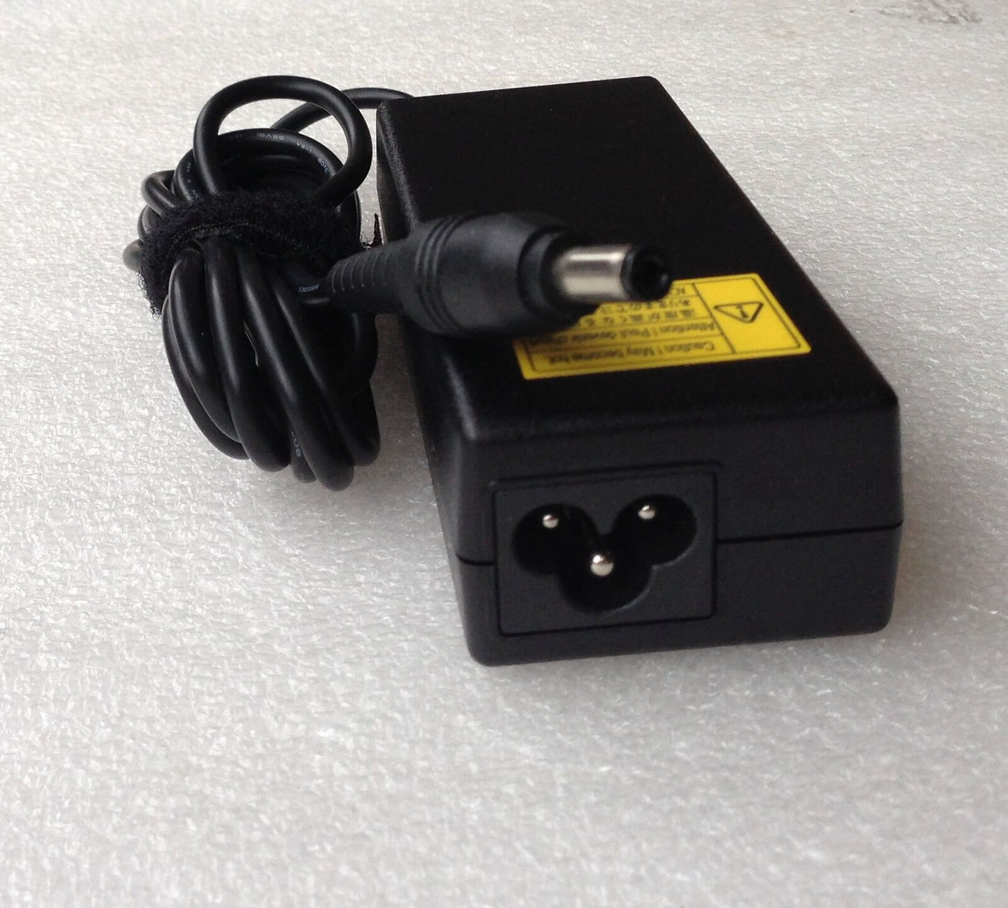 65W ORIGINAL OEM TOSHIBA PA3714E-1AC3 N17908 V85 R33030 AC/DC Power Adapter Cord