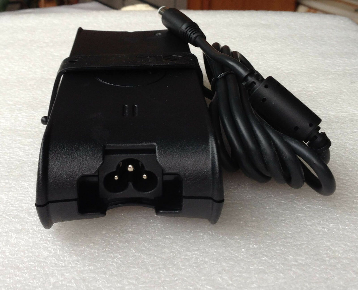 New Original Genuine OEM Dell 90W AC Power Adapter for Vostro 3555,V13,V130,V131