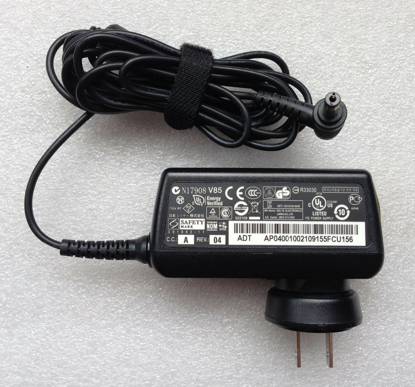 Original OEM 40W AC Adapter for Gateway LT4004u LT4008u LT4009u LT30,LT28 LT20