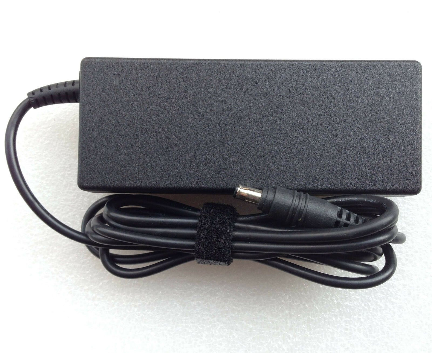 Original OEM 90W 19V 4.74A AC Adapter for Samsung NP-P460-AA03US,NP-P560-AA01US,