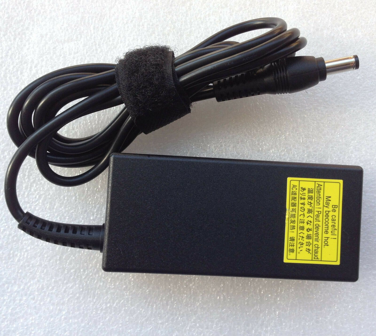 New Original Toshiba AC/DC Adapter for Toshiba Portege Z930 PT234C-001001 Laptop