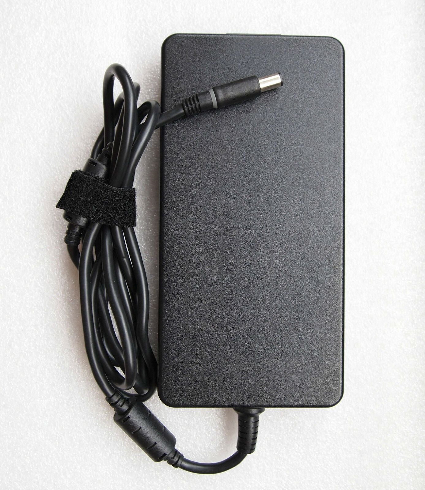 #Original OEM Dell Alienware M17x R4 i7-3920XM,J211H,GA240PE1-00 240W AC Adapter
