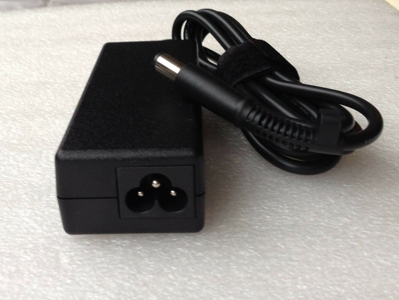 Genuine OEM Battery Charger HP Compaq Presario CQ60-228EL/CQ61-220EJ/CQ70-205EF