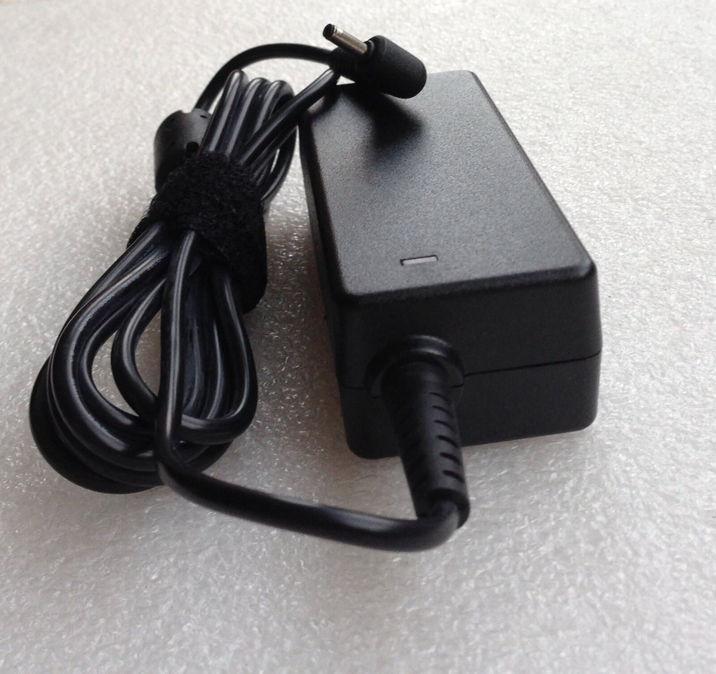 Original OEM 40W AC Adapter for Samsung Series 9 NP900X3A-B06US/A01US Ultrabook