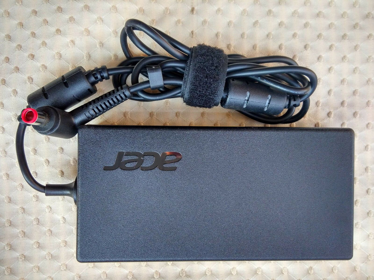 New Original OEM Acer 180W AC/DC Adapter for Predator 17 G9-791-73EX,ADP-180MB K