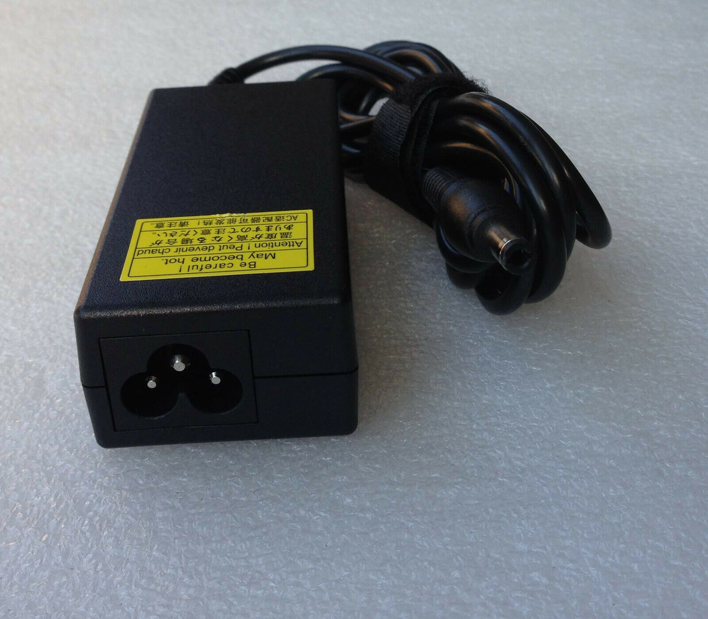 New Original Toshiba AC/DC Adapter for Toshiba Portege Z930 PT234C-001001 Laptop