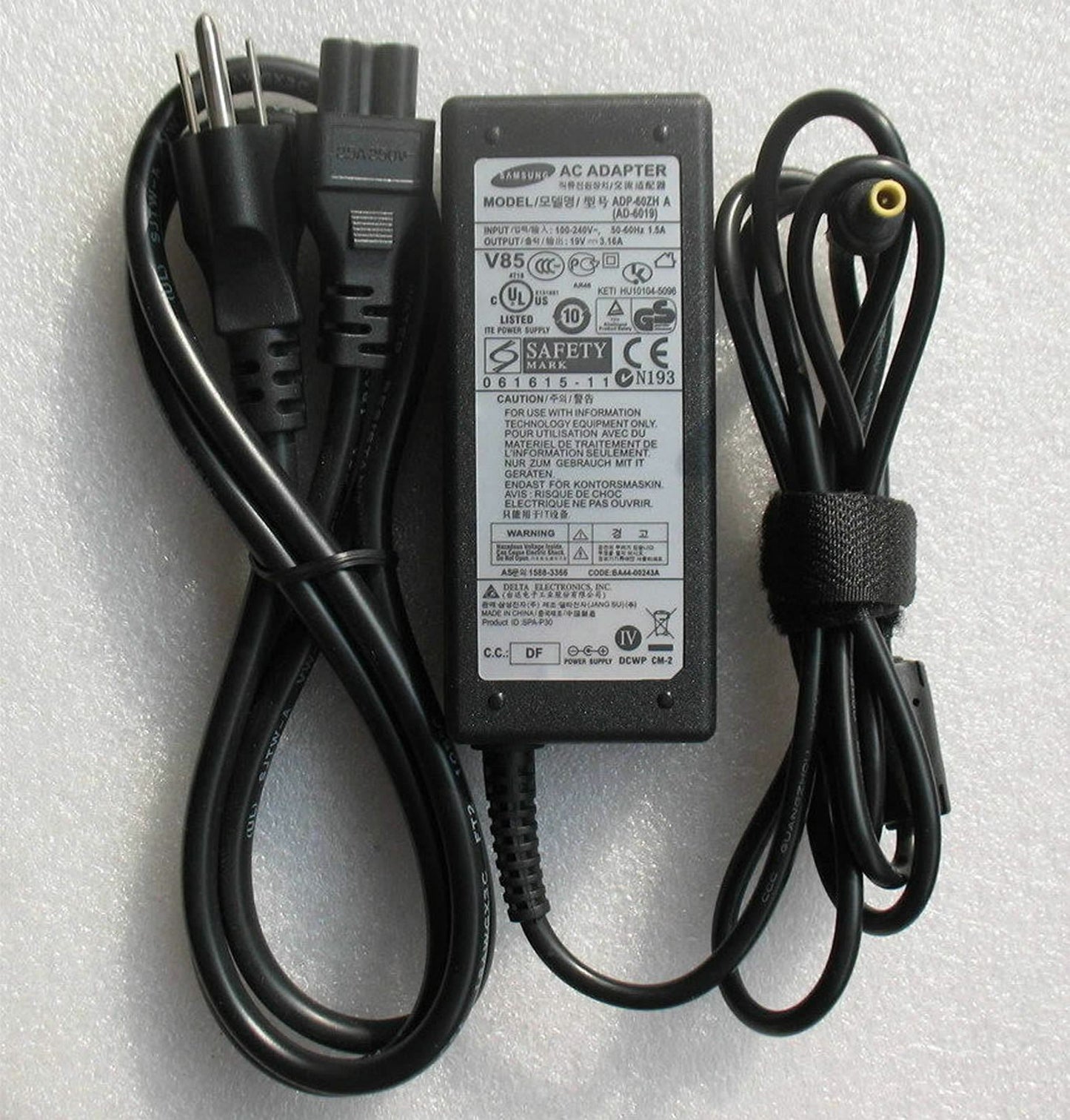 Original OEM Battery Charger For Samsung NP-RV408 RV511 NP-RV515 R465 SF410 P330