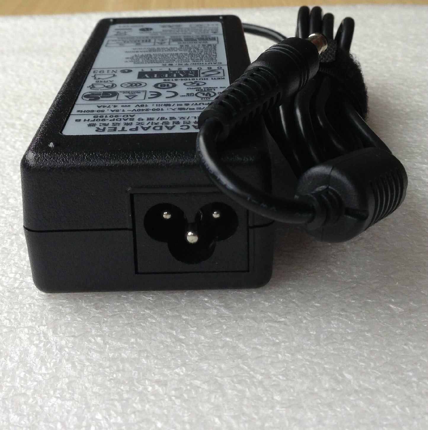 Original OEM Laptop Charger Samsung NP-R610-AS01US,NP-R610-AS02US,NP-R610-AS03US